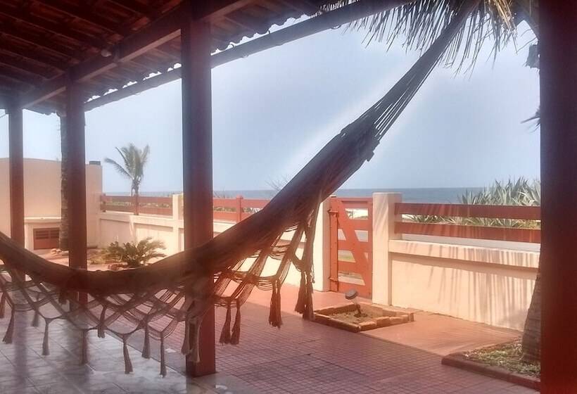 Saqua Beach Hostel