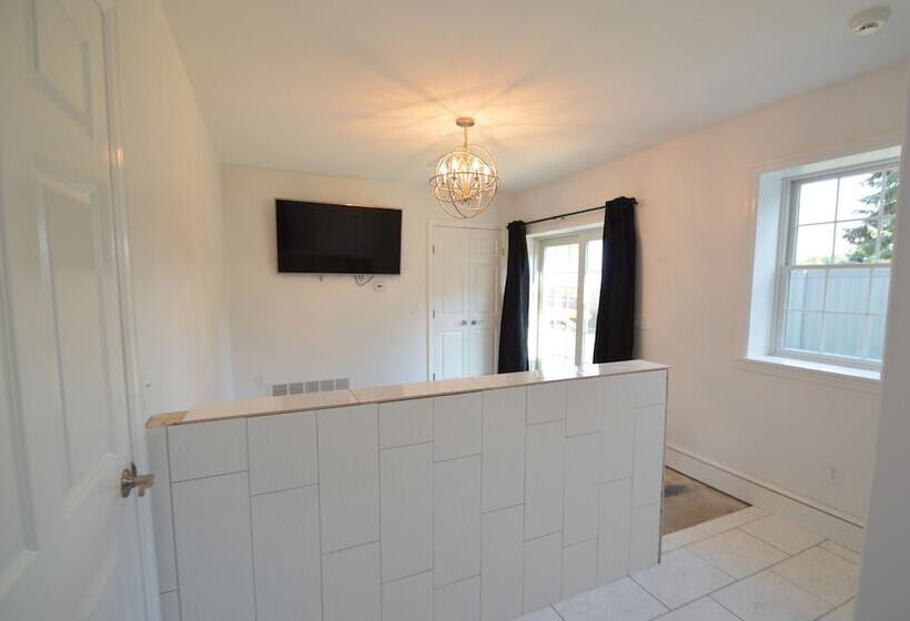 Waters Edge B&b Resort