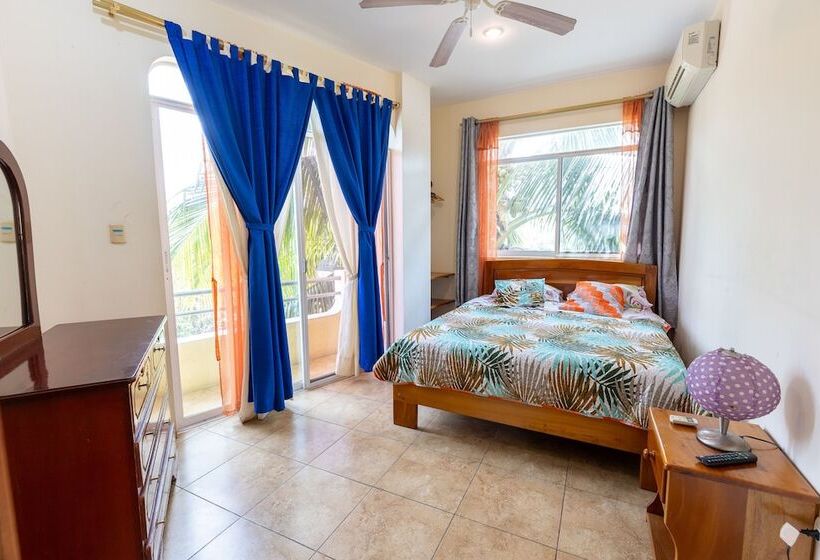 تختخواب و صبحانه Ariana´s Galapagos Hostal