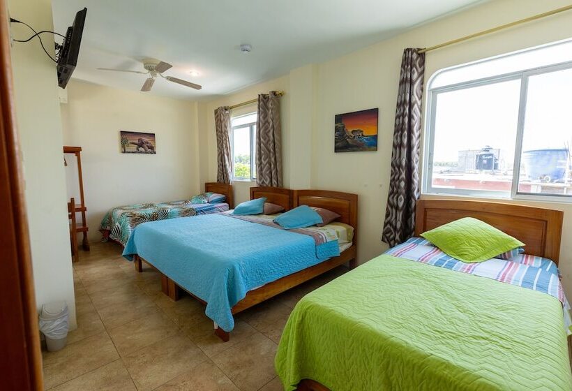 تختخواب و صبحانه Ariana´s Galapagos Hostal