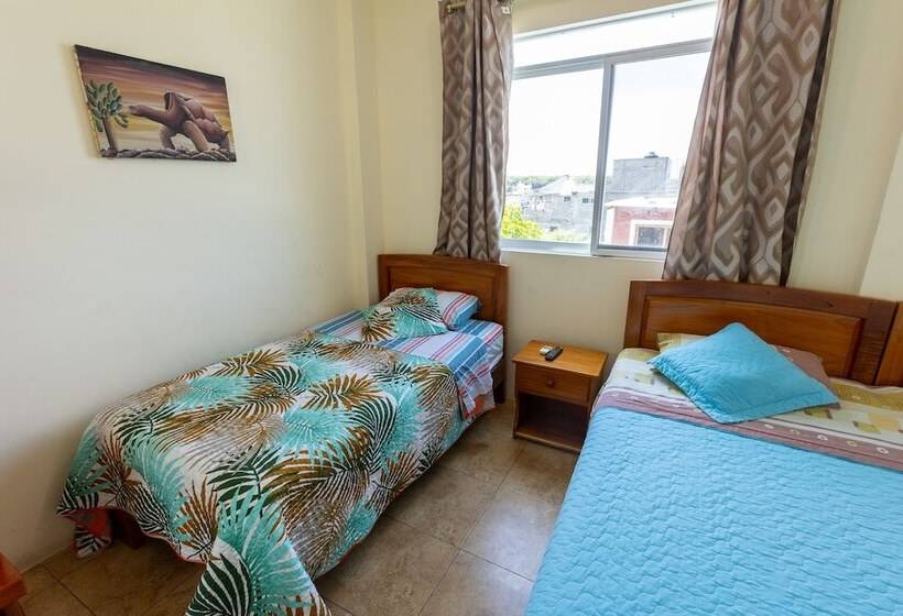 تختخواب و صبحانه Ariana´s Galapagos Hostal