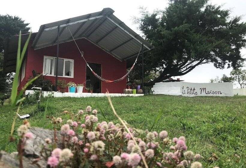 צימר La Petite Maison Cabañas & Hostal