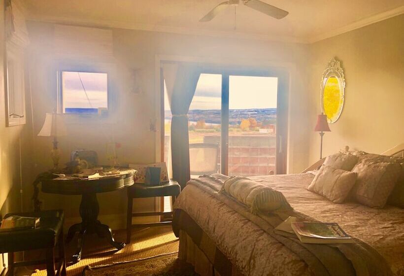 Cayuga lake inn Ithaca Hotel alt