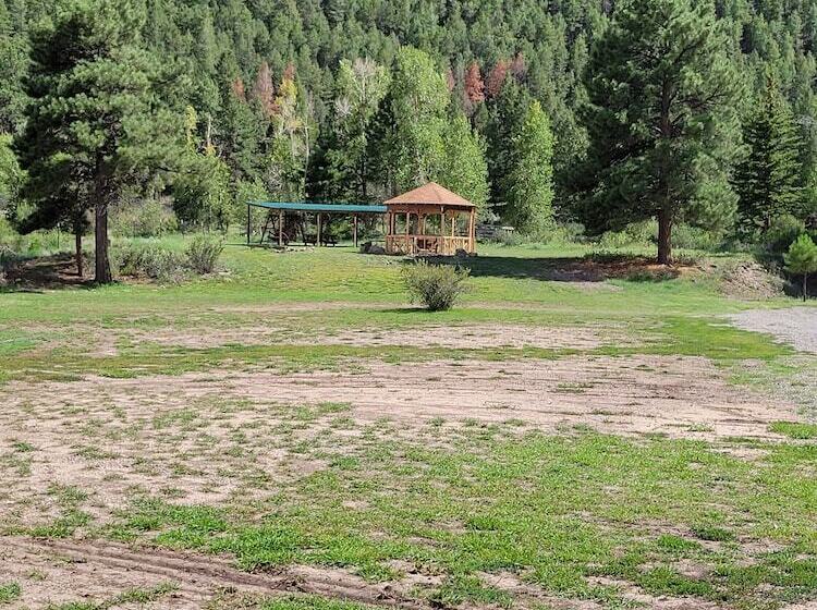 Chinook Cabins & Rv Park