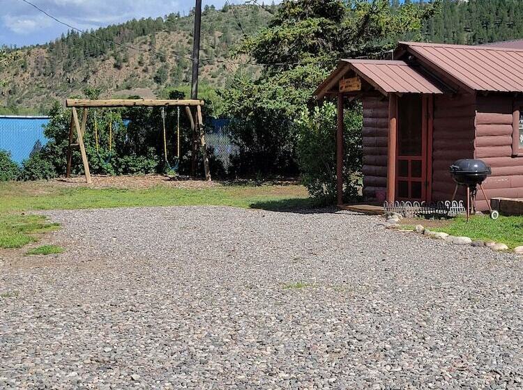 Chinook Cabins & Rv Park