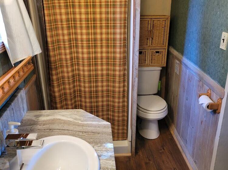 Chinook Cabins & Rv Park