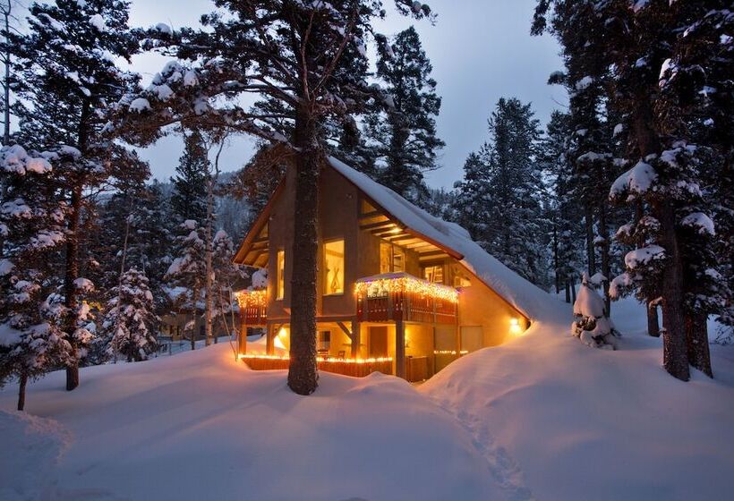 فندق Cottam S Lodge By Alpine Village Suites