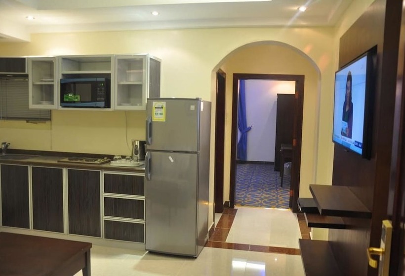 هتل Jolly View Suites