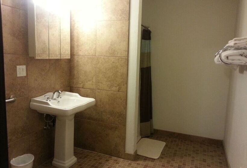فندق The Oasis Extended Stay