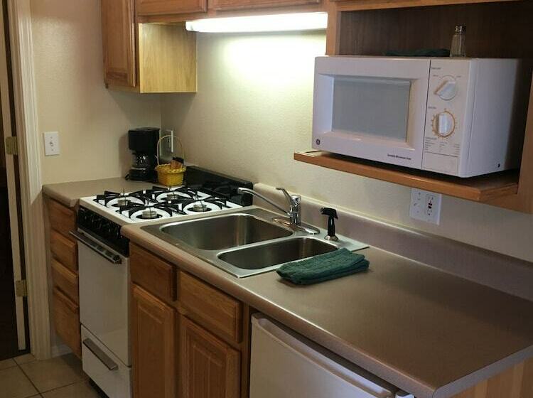 모텔 Mountain Landing Suites & Rv Park