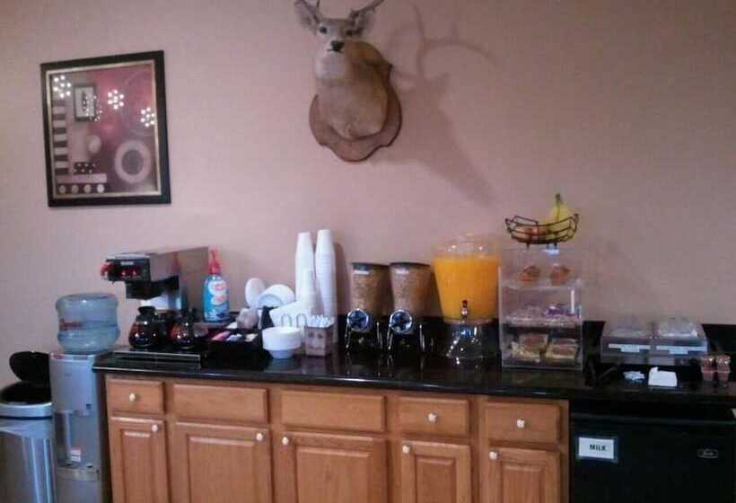 מוטל Royal Inn Pearsall