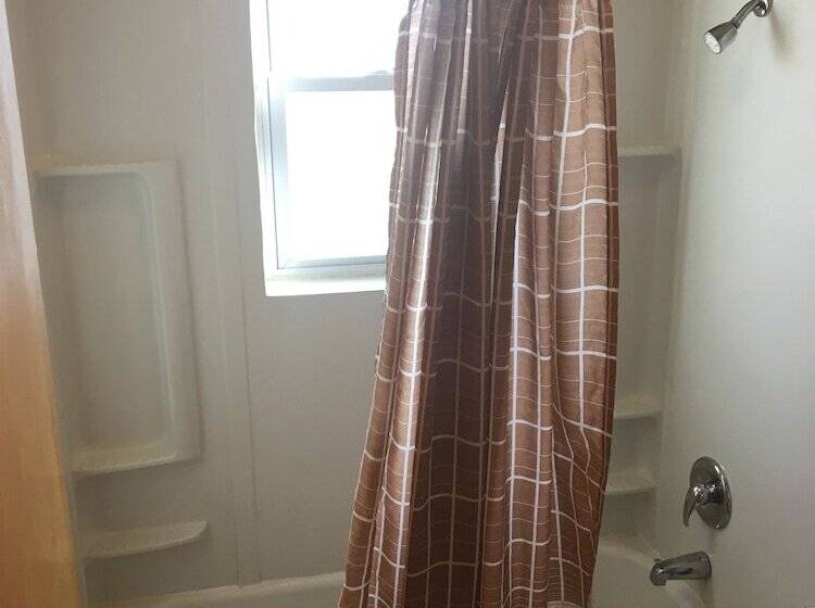 فندق على الطريق The King S Inn