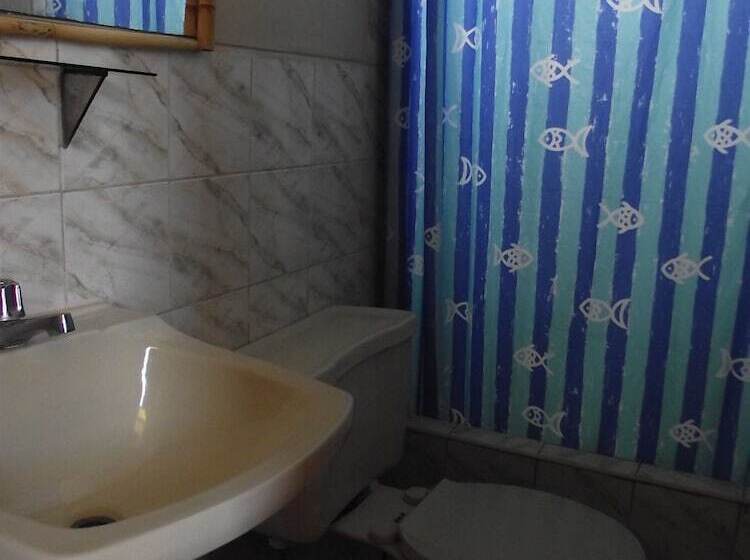 ユースホステル Las Brisas Hostal
