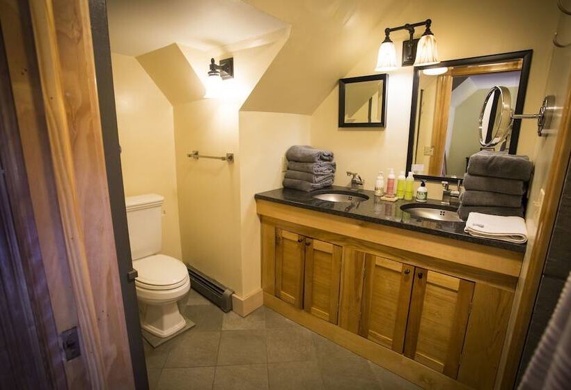 مبيت وإفطار Mt. Philo Inn