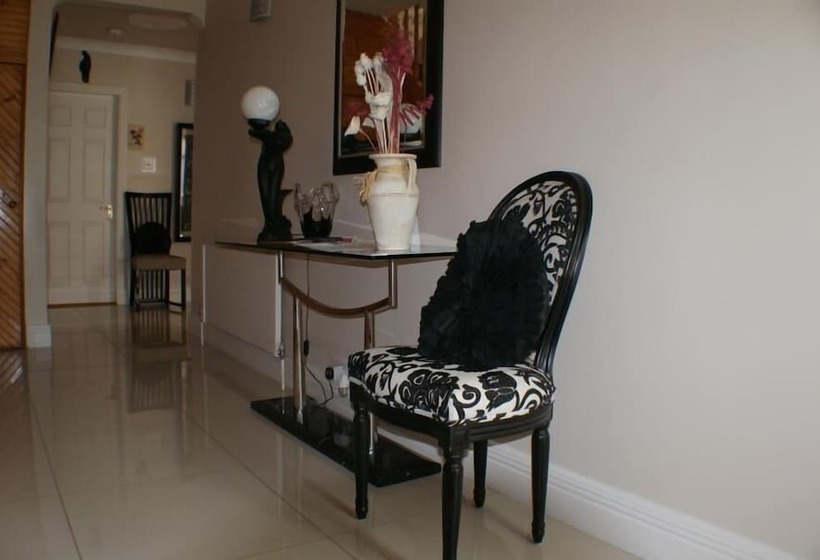 Eske Villa Bed & Breakfast