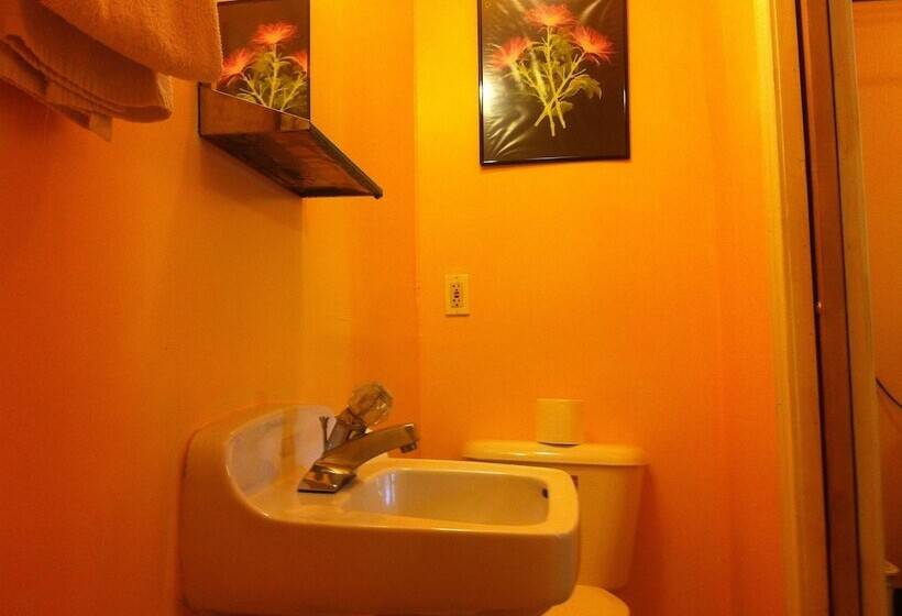 Green Crest Motel