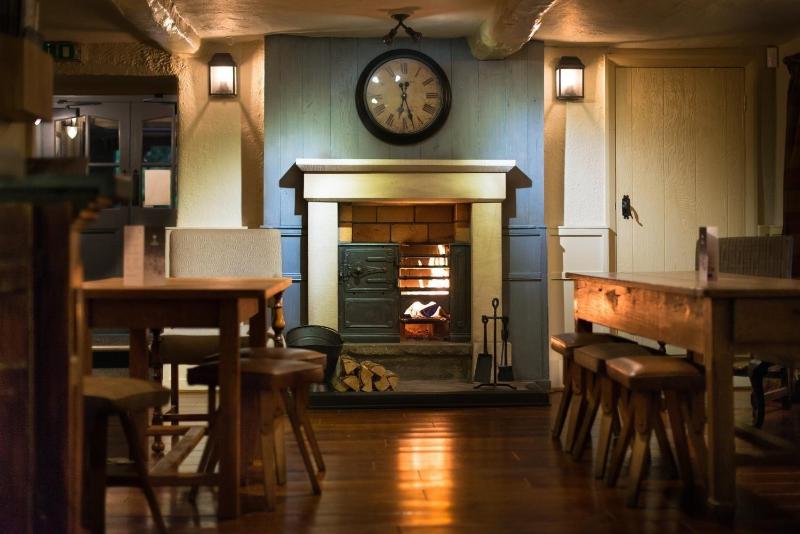 فندق فئة نجمة واحدة The Fenwick Steak & Seafood Pub