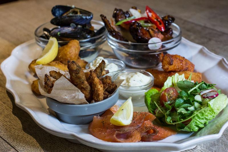 فندق فئة نجمة واحدة The Fenwick Steak & Seafood Pub