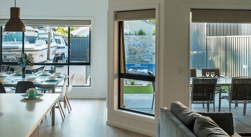 בית מלון כפרי Renmark River Villas And Boats & Bedzzz