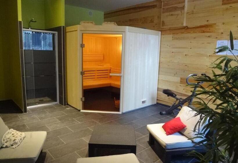 ホテル Hôtel Castillan