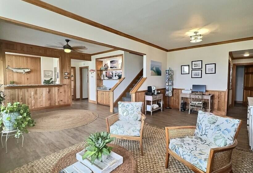 ホテル Lighthouse View Oceanfront Lodging