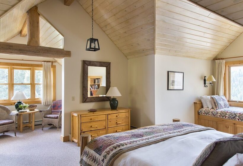 فندق Lone Mountain Ranch
