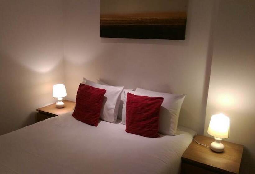 هتل Starlite Serviced Apartments