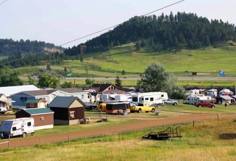 فندق Suzies Camp