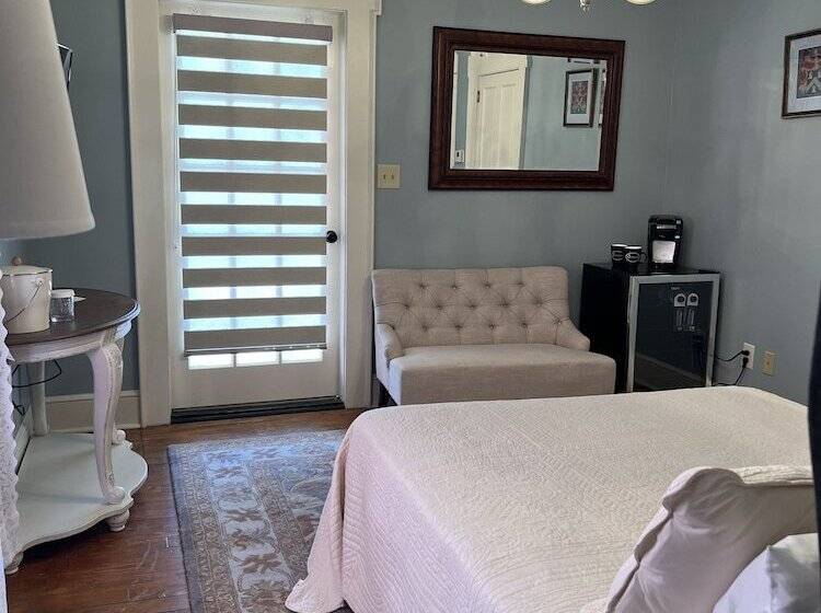 هتل The Buxton Inn