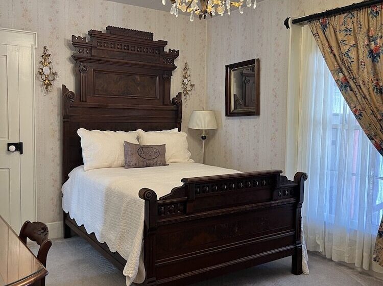 هتل The Buxton Inn