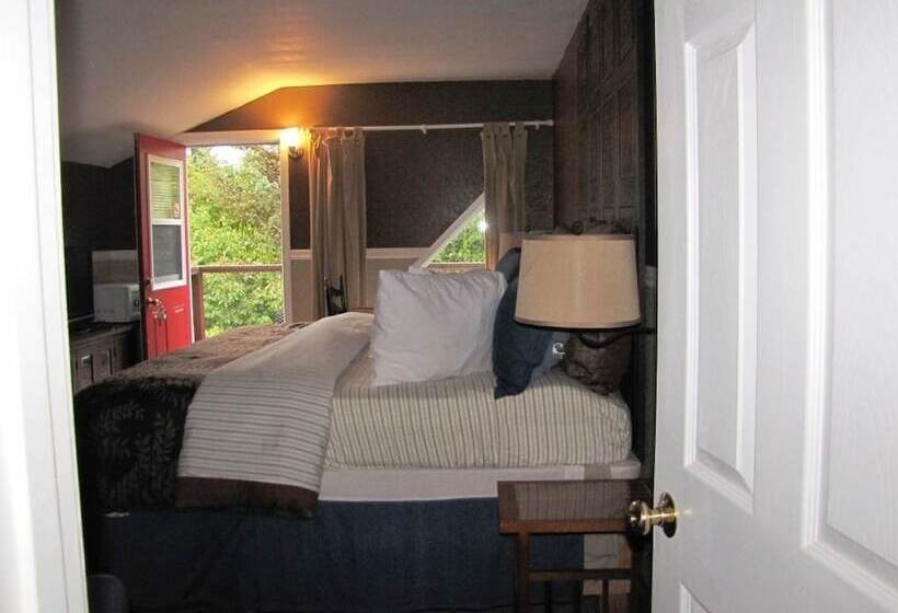 هتل White House Inn On The Waterfront