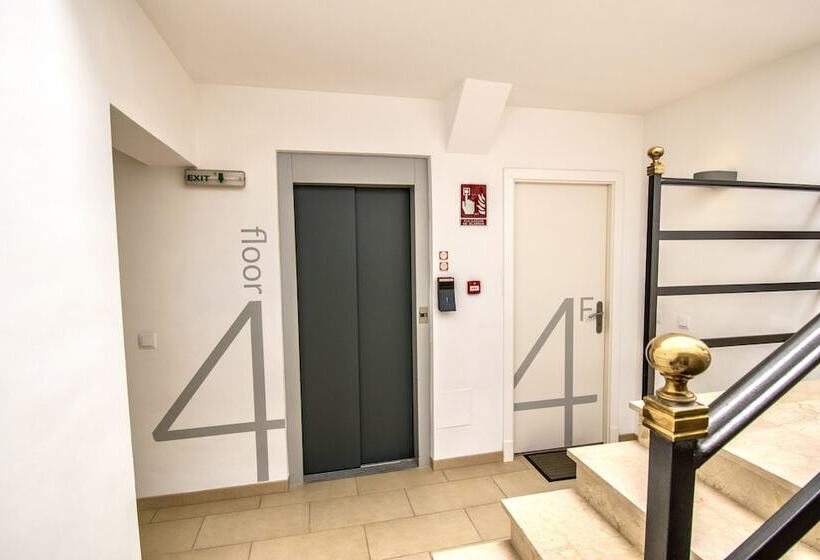 Lili Apartments