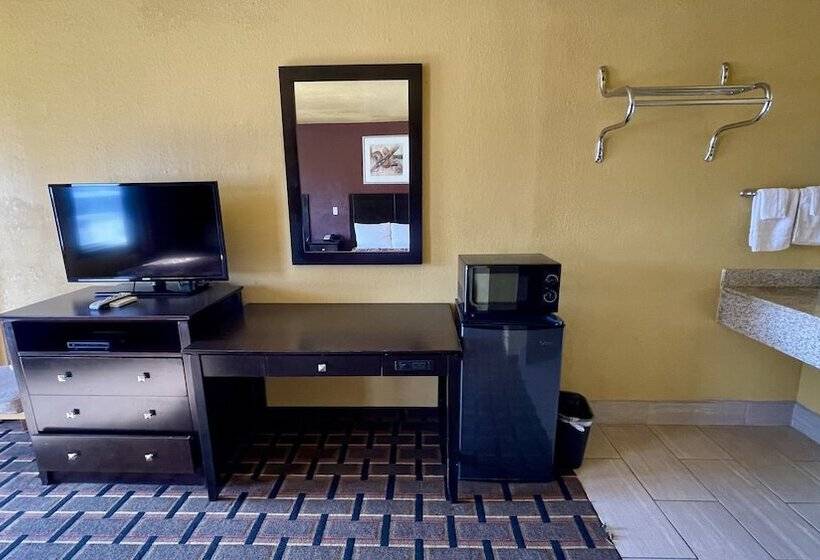 فندق على الطريق Budget Inn Ada