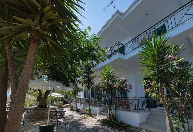 پانسیون Bella Casa Studios