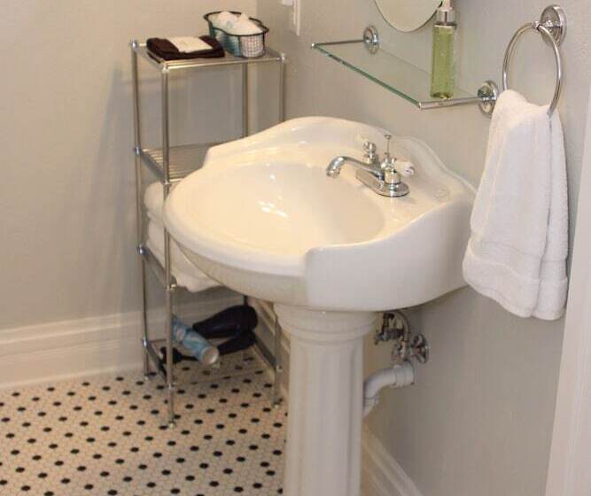 پانسیون Elmwood House