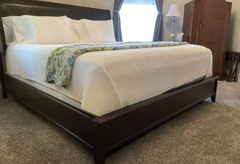 پانسیون Elmwood House