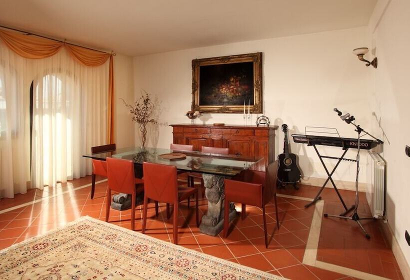 レジデンス Villa Poggio Chiaro