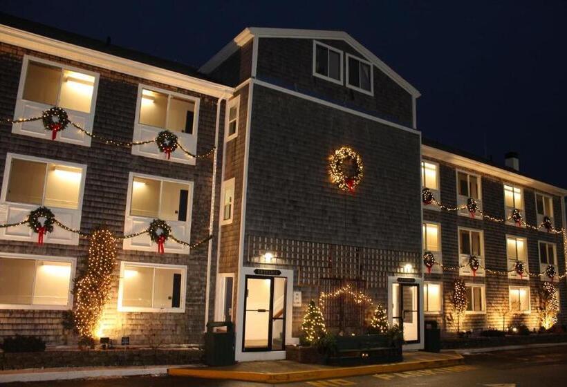 리조트 The Hotel At Cape Ann Marina