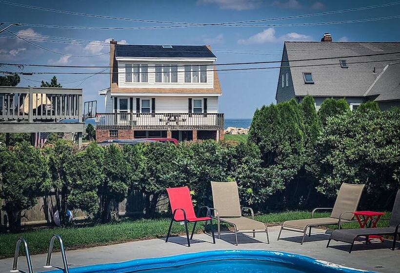 Sun And Surf Motel