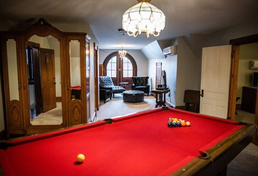 The Gage Mansion B&b