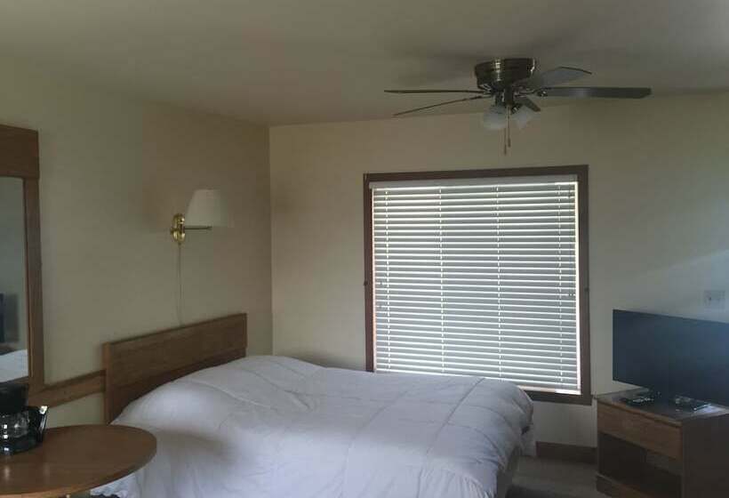 Waters Edge Motel