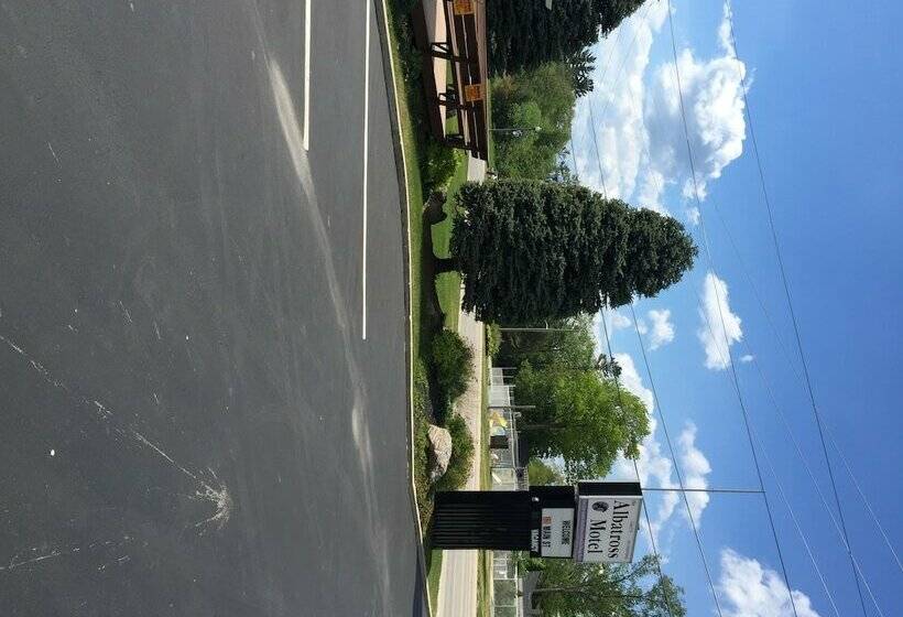 Albatross Motel