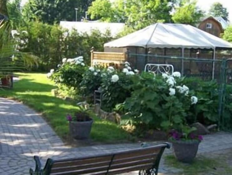 مبيت وإفطار The Colonel's Inn