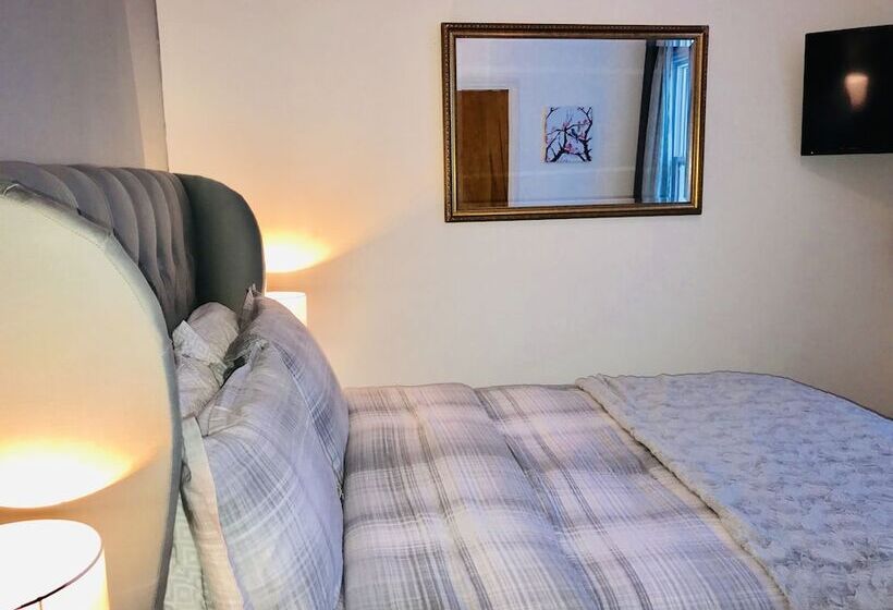 Bed and Breakfast The Findlay House