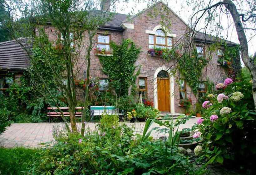 مبيت وإفطار Tirconaill Lodge