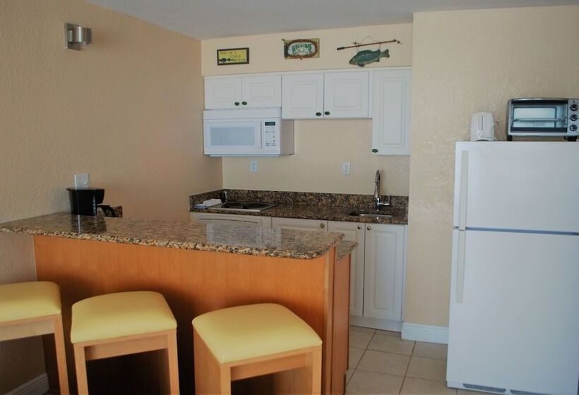 בית מלון כפרי Anna Maria Island Dream Inn