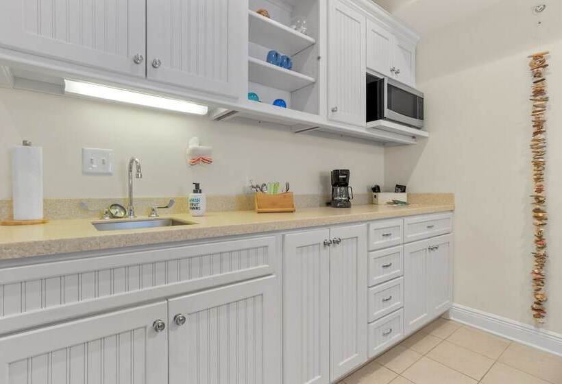 בית מלון כפרי Bay Town Inn