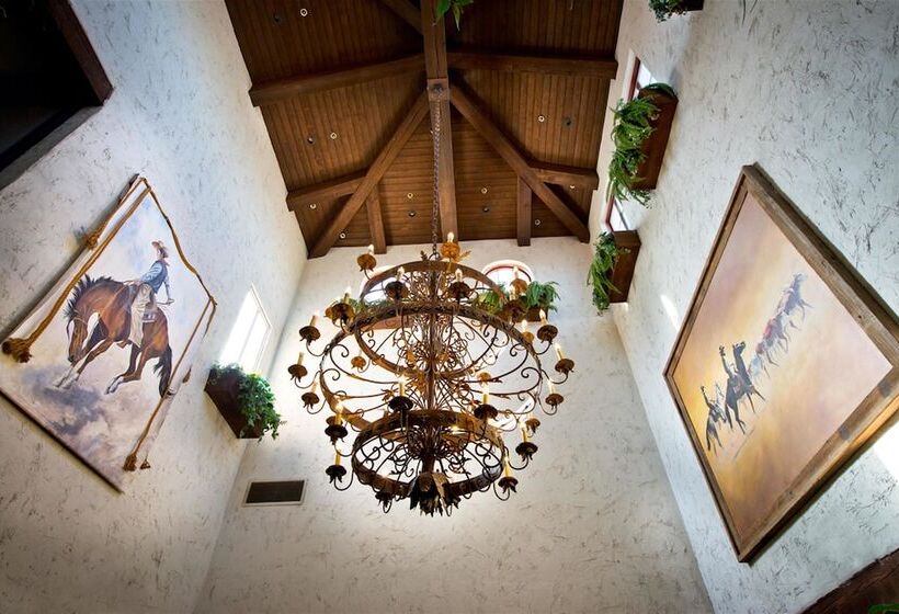 فندق Harris Ranch Resort