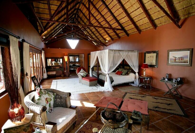Отель Thula Thula Game Lodge