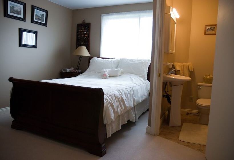 Joe Lin Station Bed & Breakfast